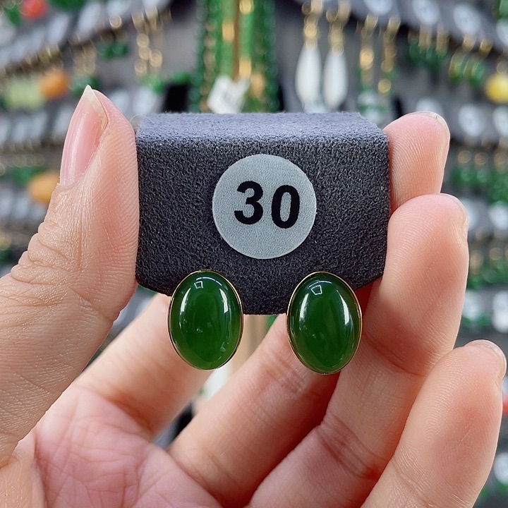 18K金镶嵌和田玉耳饰