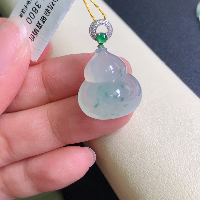 【闪购商品】翡翠颈饰18K金镶嵌葫芦