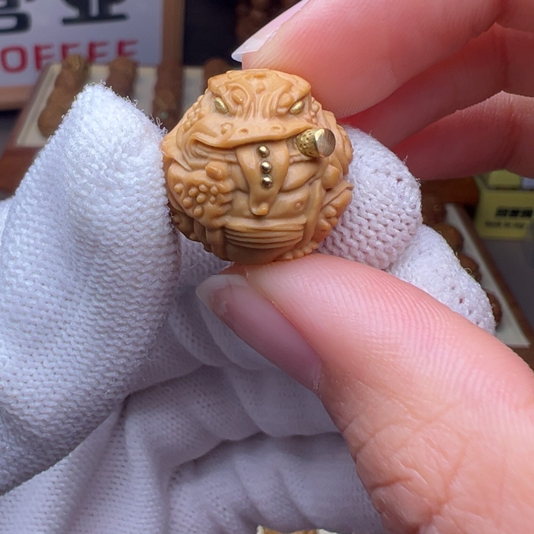 把件猴头核桃镶嵌款蛤蟆大王全品有正常封口线