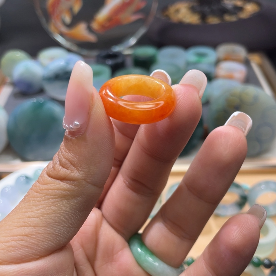 嗯***嗯定制翡翠未镶嵌天然翡翠