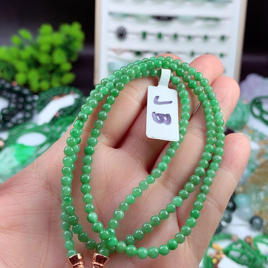 翡翠颈饰未镶嵌项链