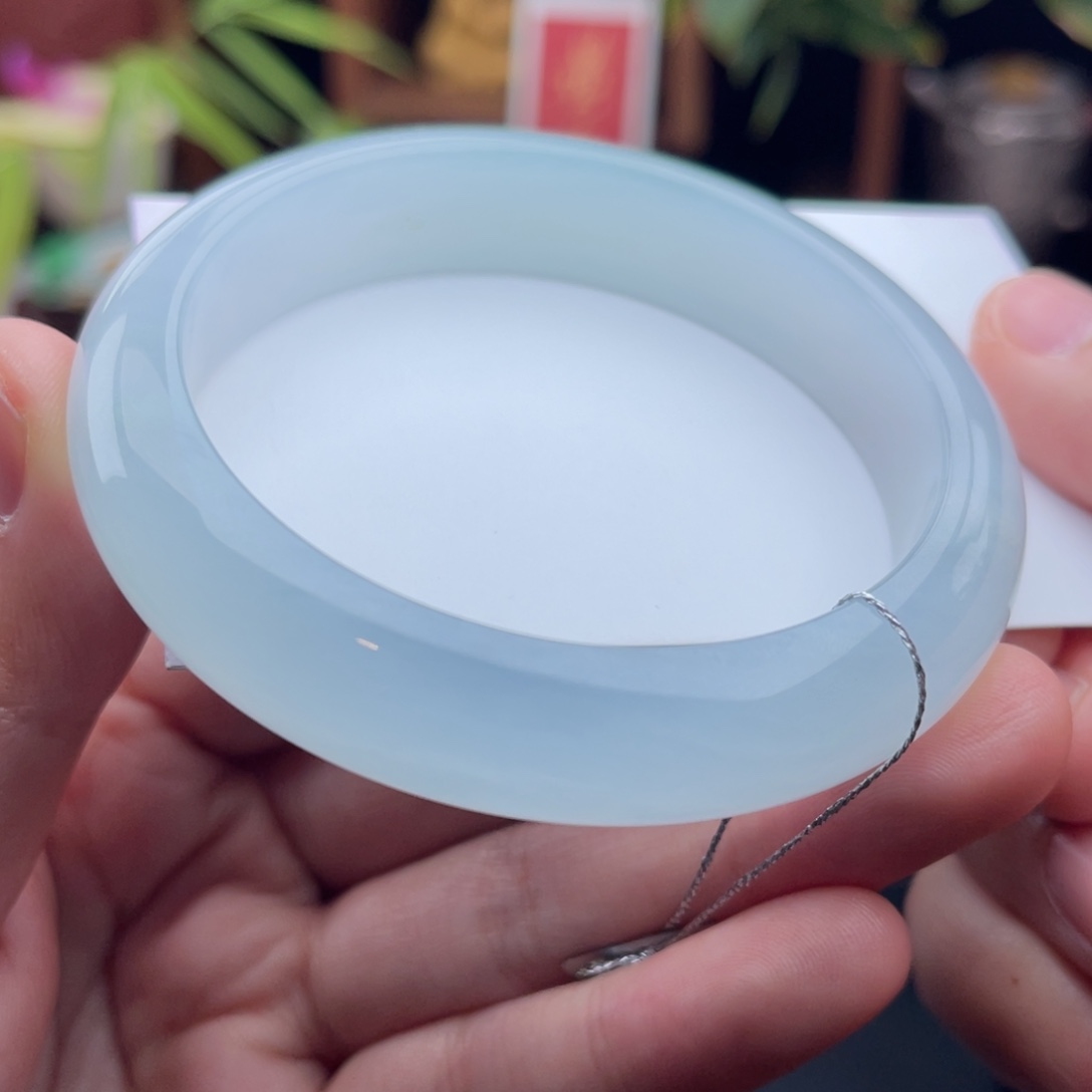 未镶嵌手镯翡翠白月光