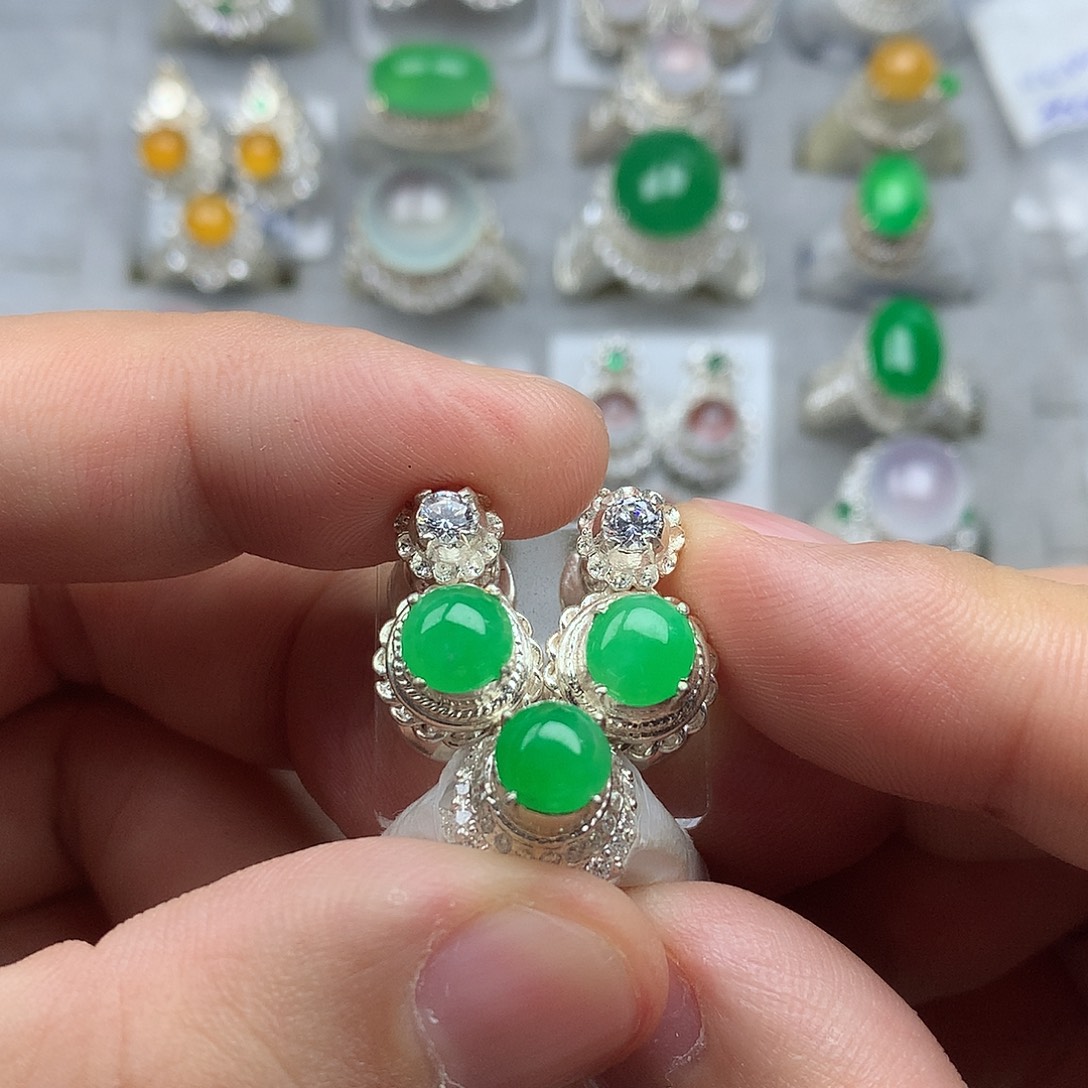 定制翡翠未镶嵌阳绿