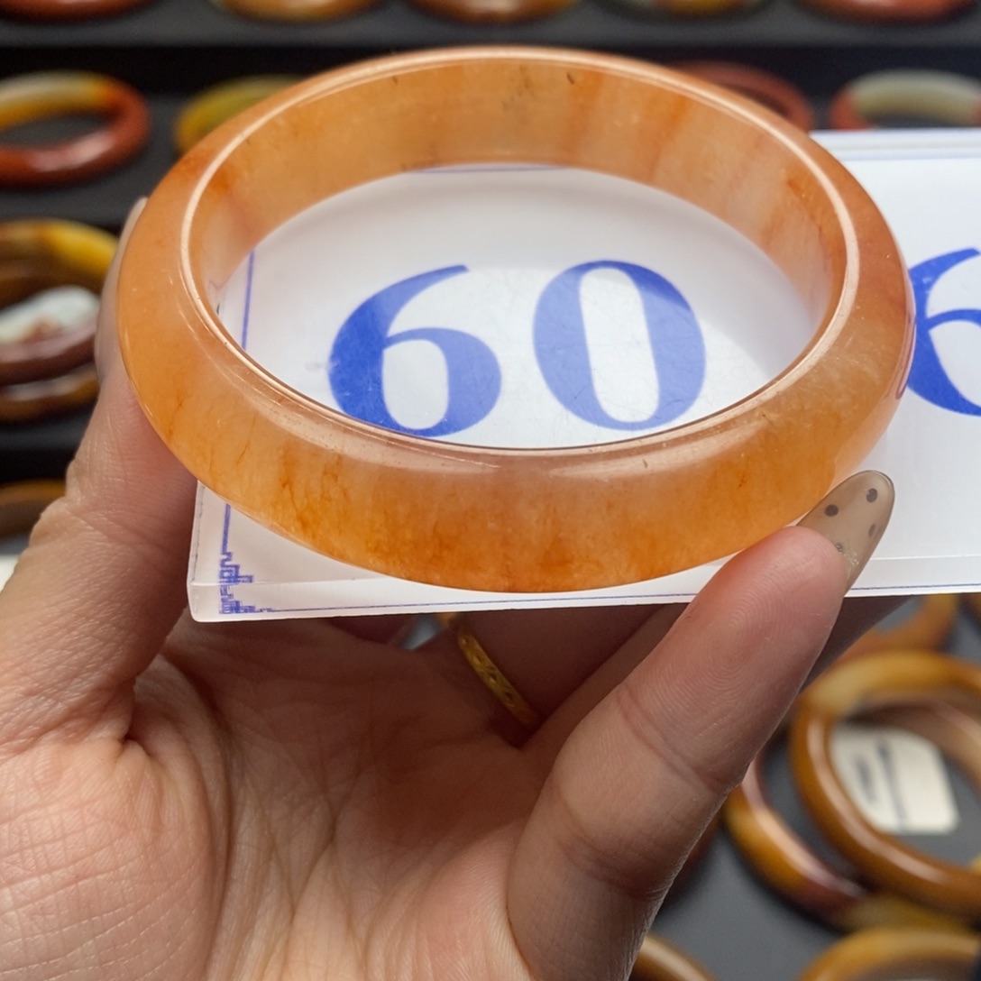 石英质玉（黄龙玉）手镯未镶嵌