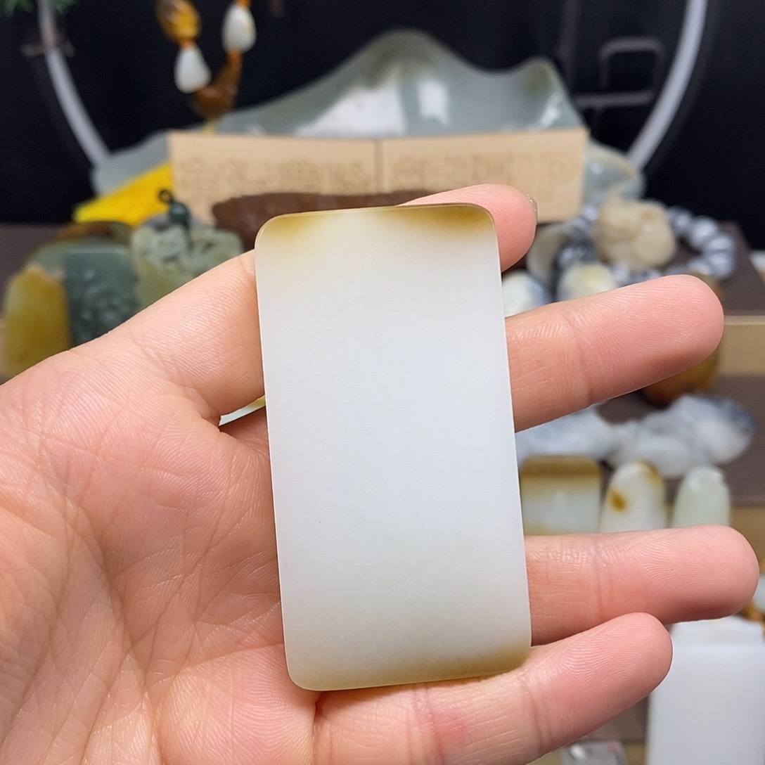 和田玉颈饰未镶嵌18