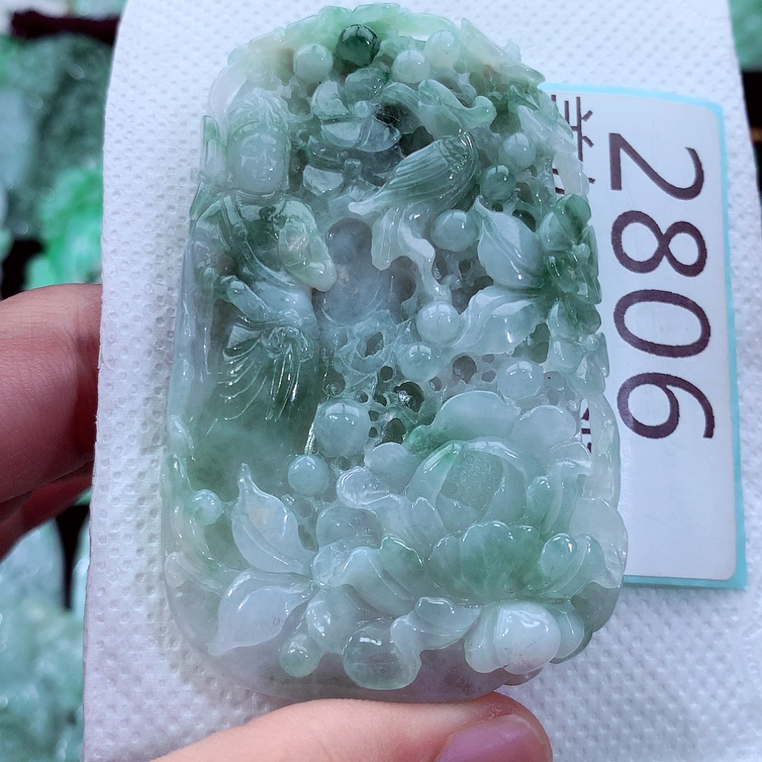 吊坠(不含链)未镶嵌翡翠