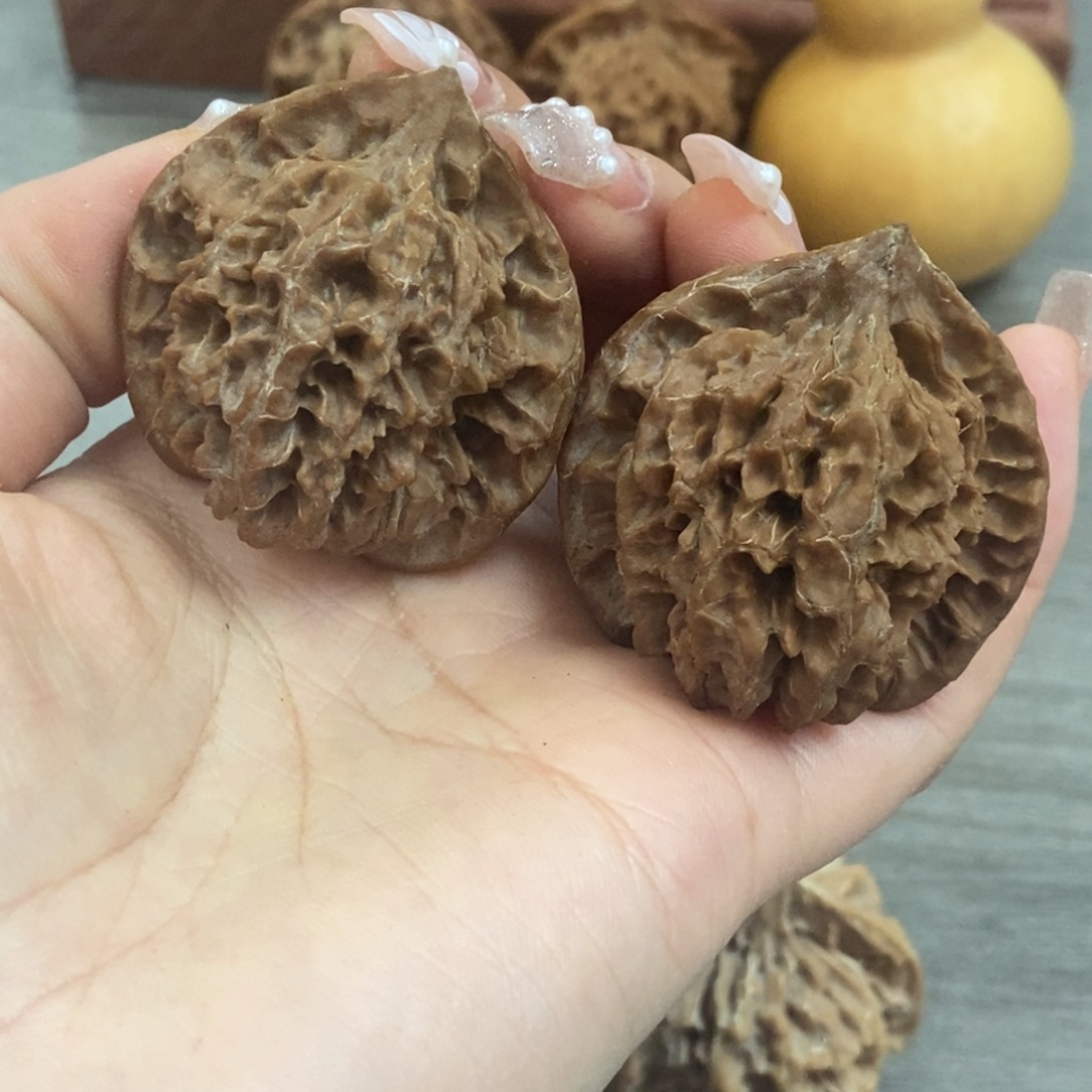 桃核吊坠秦岭薄棱官帽40