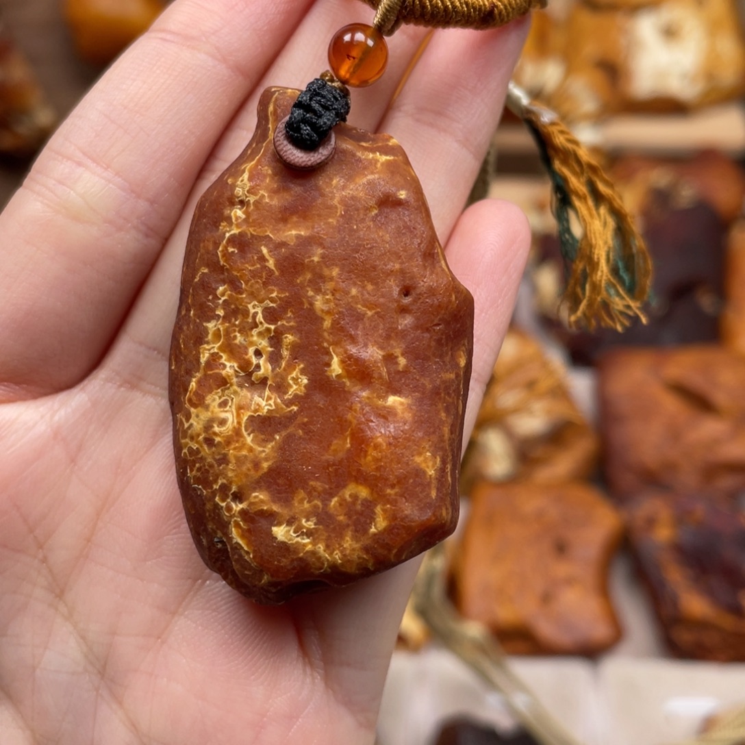 琥珀未镶嵌珠宝奇石