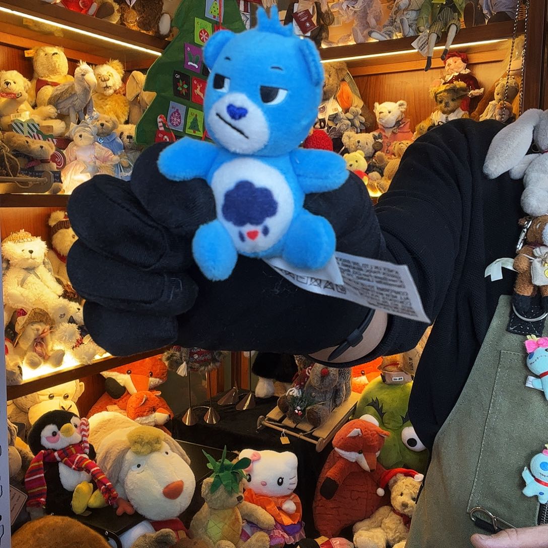 毛绒彩虹熊 蓝色挂件。 