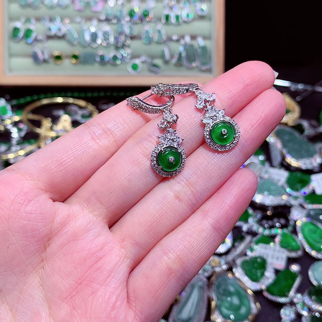 【闪购商品】翡翠吊坠(不含链)未镶嵌