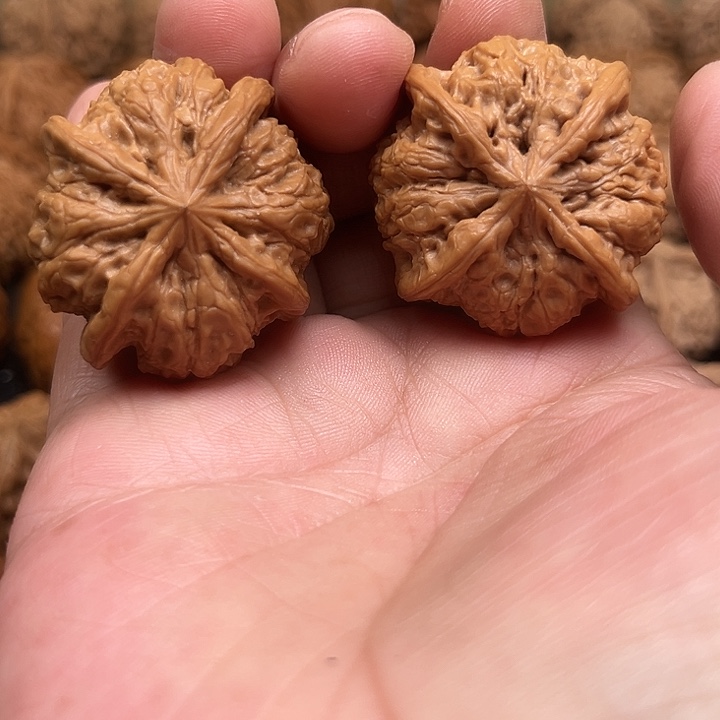 文玩核桃吊坠你们都在