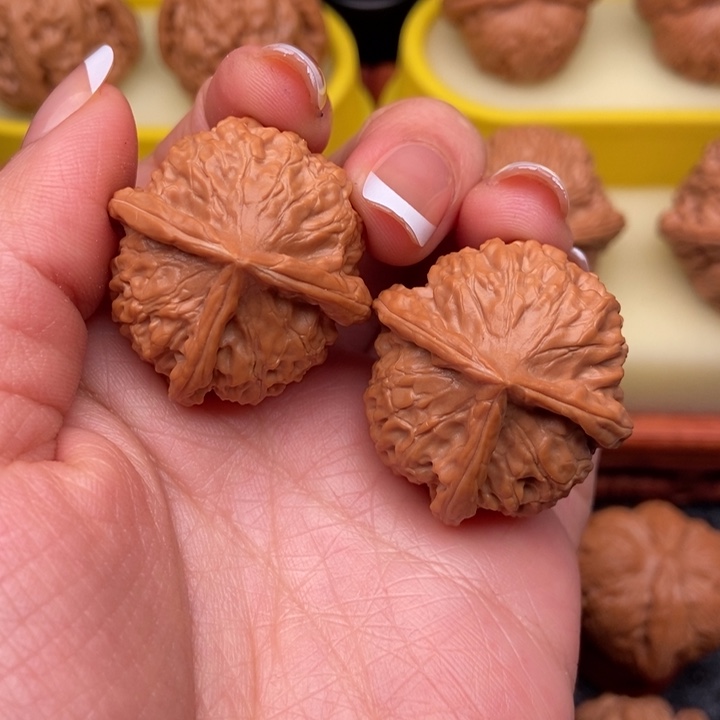 文玩核桃吊坠33金锭三棱小手捻