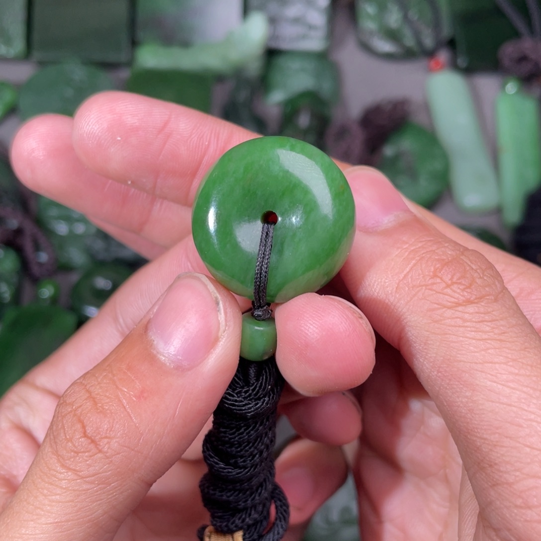 和田玉（碧玉）颈饰未镶嵌