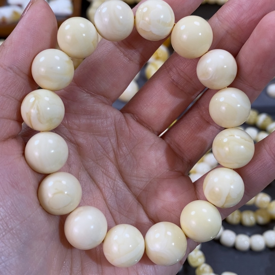 蜜蜡手串未镶嵌13mm+浓白蜡圆珠手串