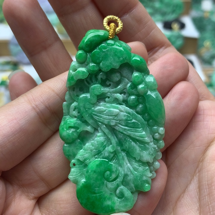 颈饰未镶嵌翡翠L****a翡翠