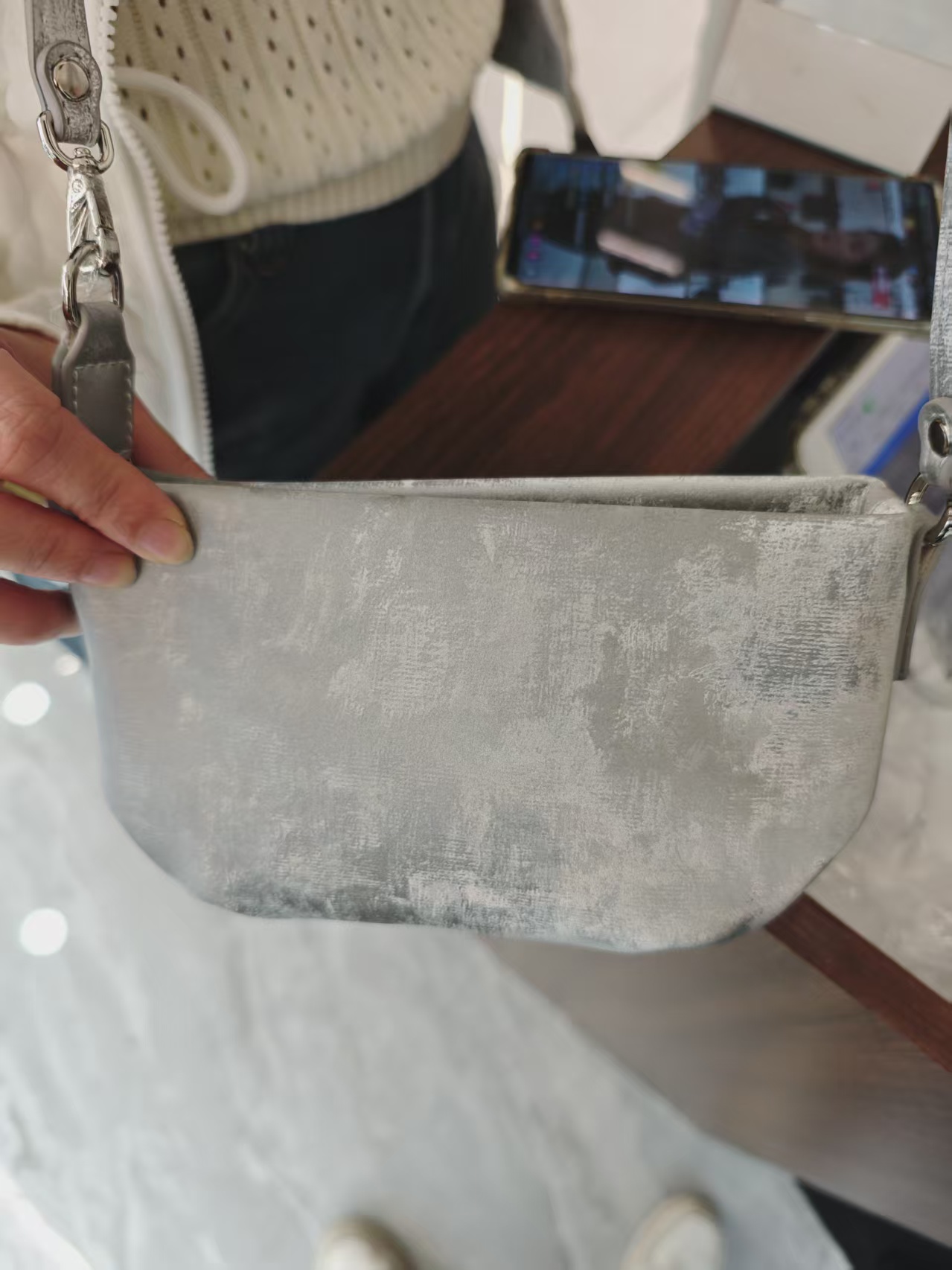 YUSHA/高档银色阿土云朵斜跨包-G348