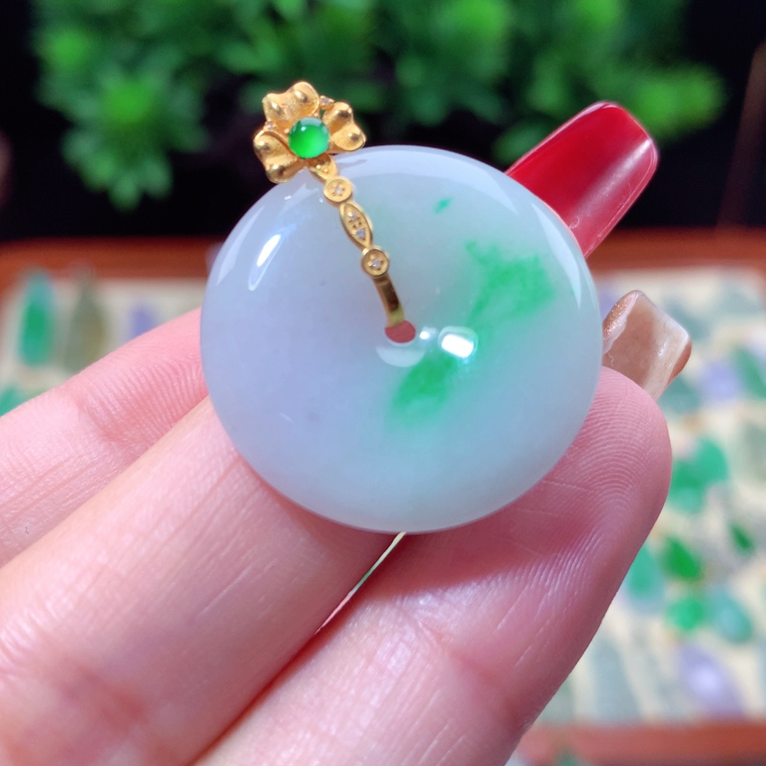 翡翠吊坠(不含链)18K金镶嵌