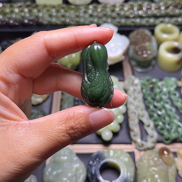 和田玉未镶嵌挂件