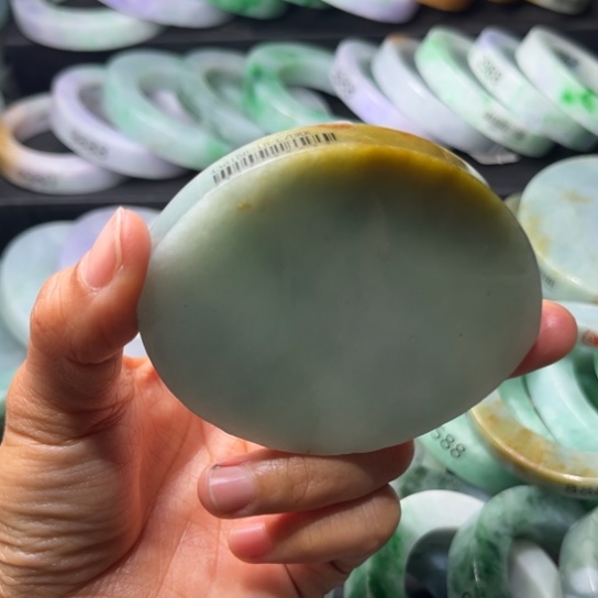 定制翡翠未镶嵌翡翠手镯