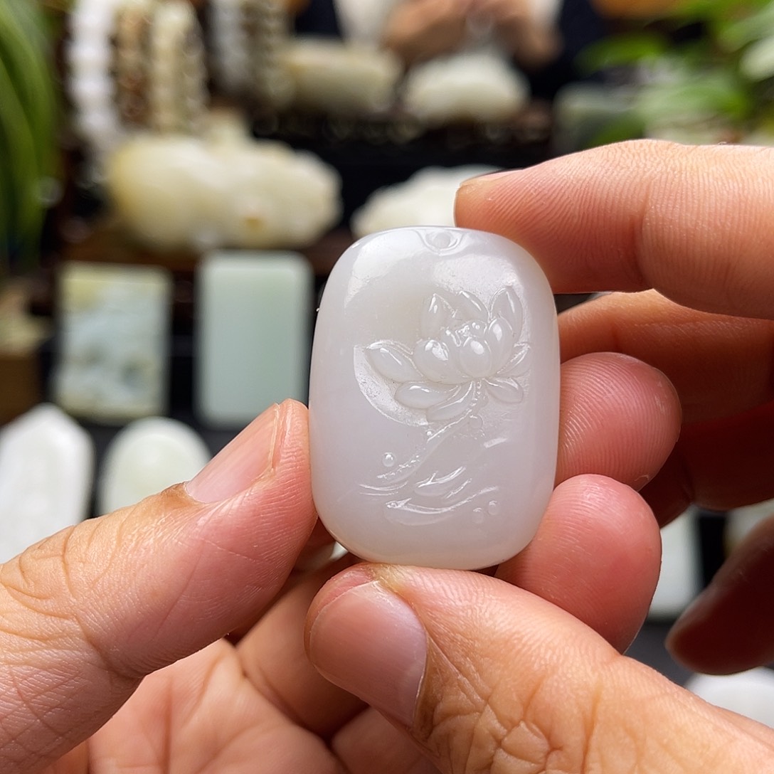 和田玉颈饰未镶嵌