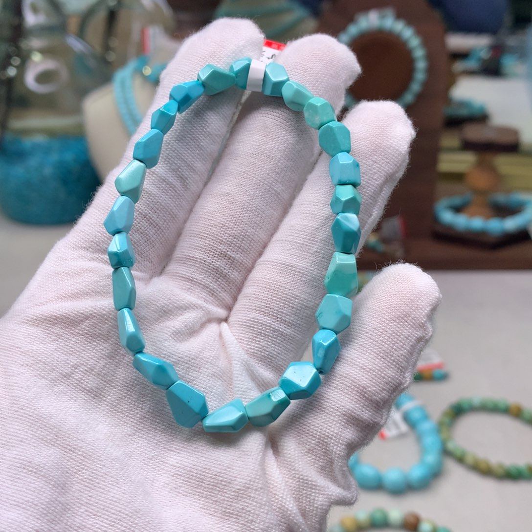 绿松石配饰未镶嵌