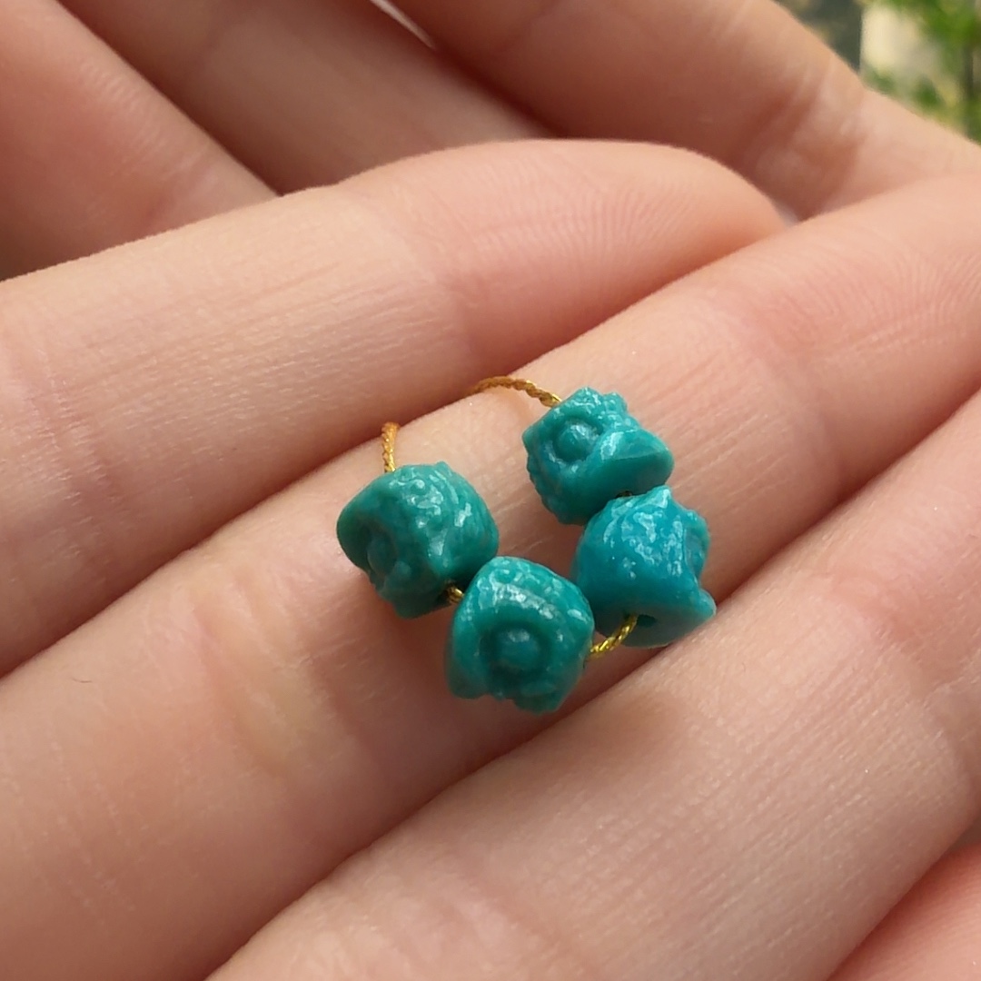 绿松石未镶嵌颈饰