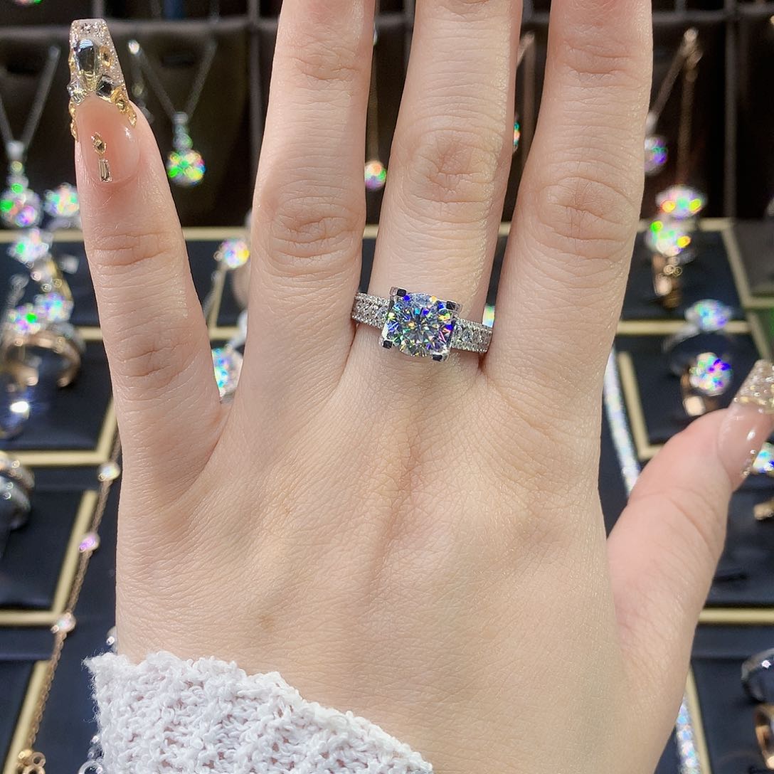 合成碳硅石（莫桑石）戒指/指环18K金镶嵌A**o