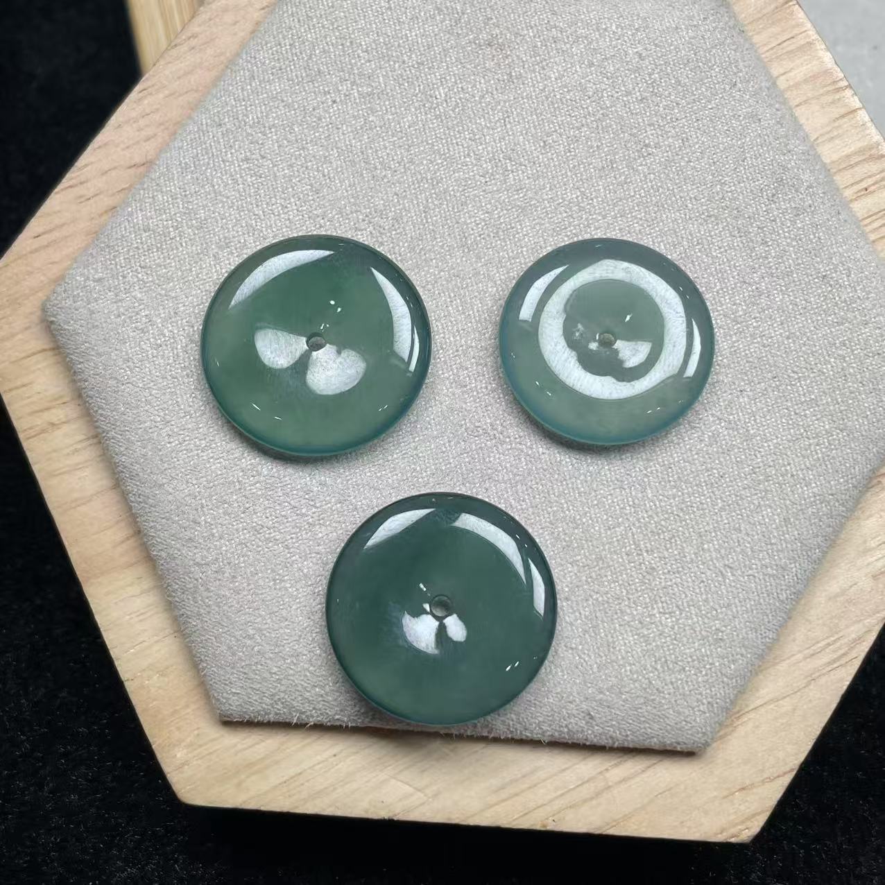 翡翠吊坠-883300T31-3A7-多样性/发其一