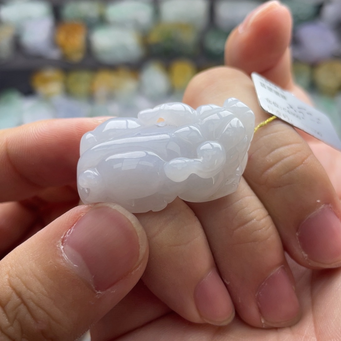 翡翠颈饰未镶嵌貔貅