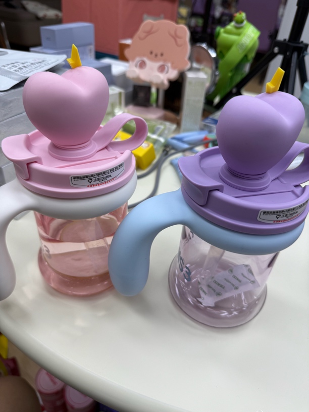 女生高颜值带把手杯子