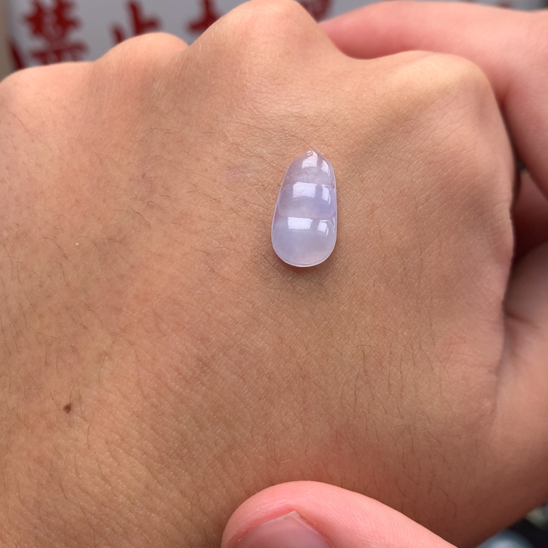 翡翠未镶嵌颈饰你是