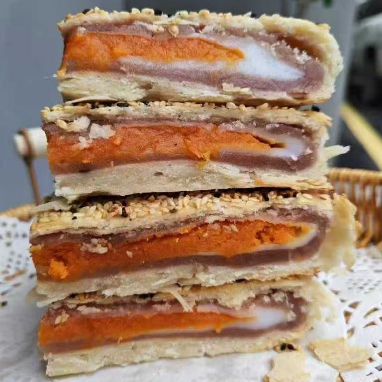 网红大月饼多种口味手工老式蛋黄鲜肉五仁传统月饼