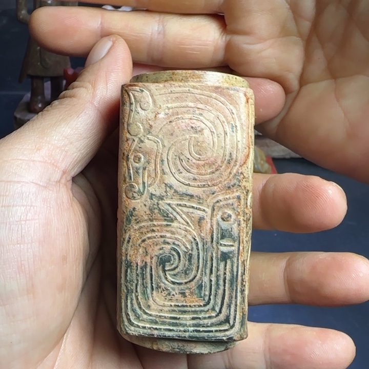 玉***间和田玉未镶嵌挂件