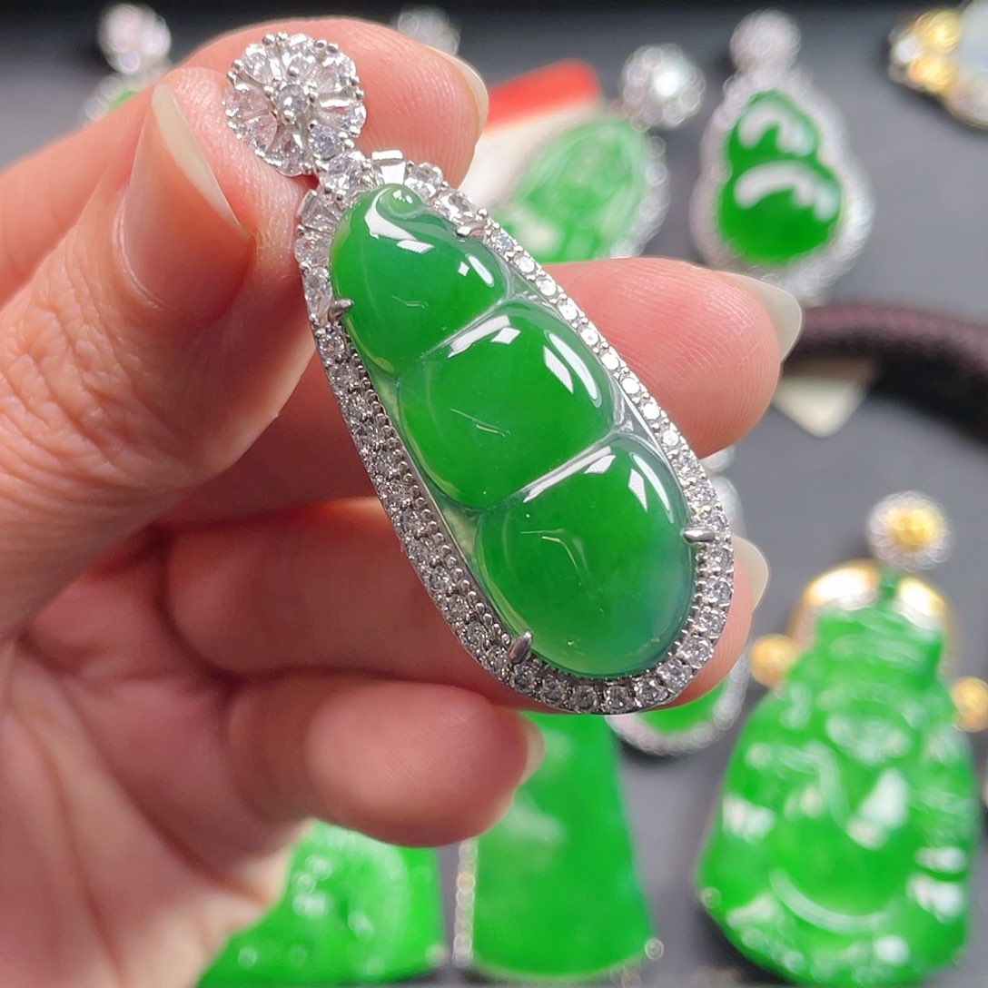 吊坠(不含链)未镶嵌翡翠