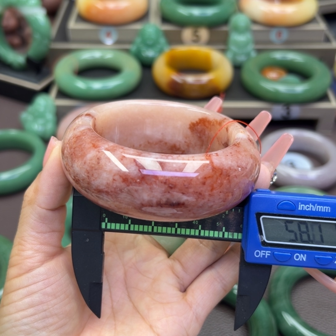 未镶嵌手镯石英岩玉