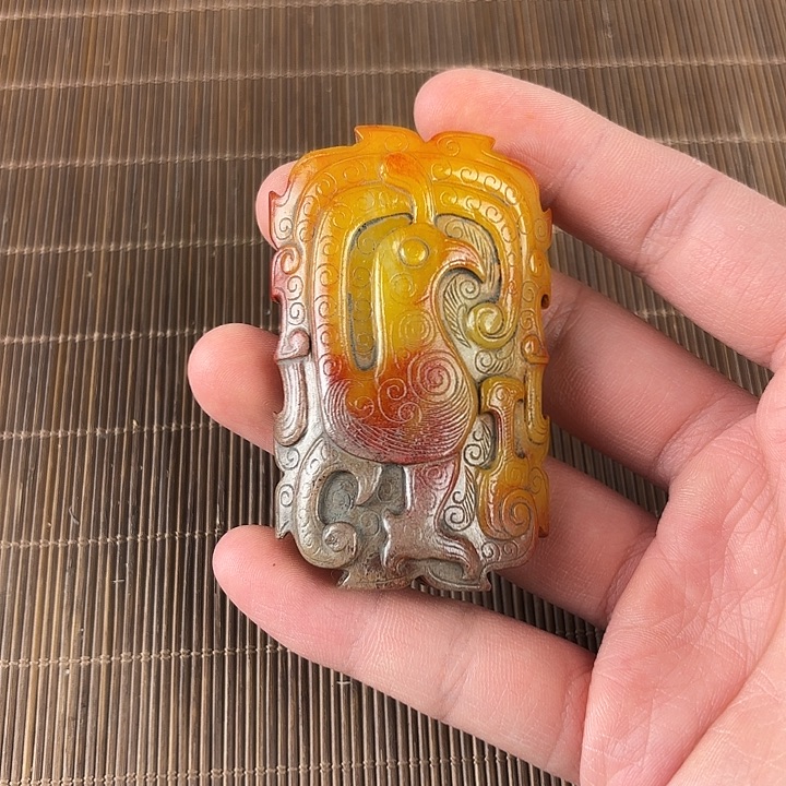 陈***雲和田玉未镶嵌挂件