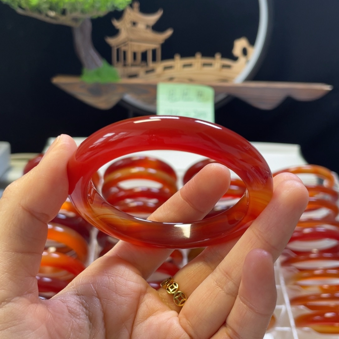 玛瑙/玉髓手镯未镶嵌宁**远