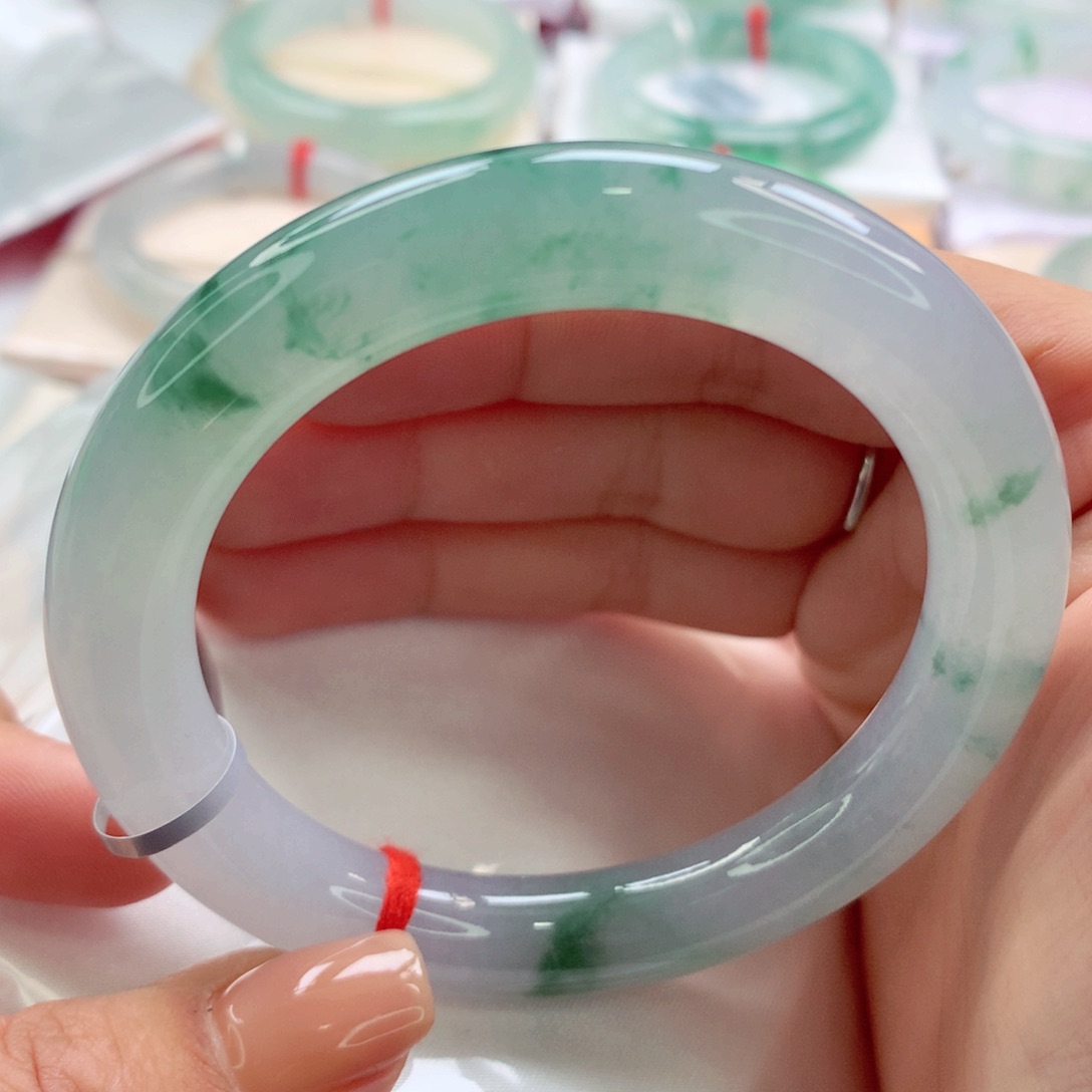 翡翠手镯（圆镯）未镶嵌师妹至纯至净无结构