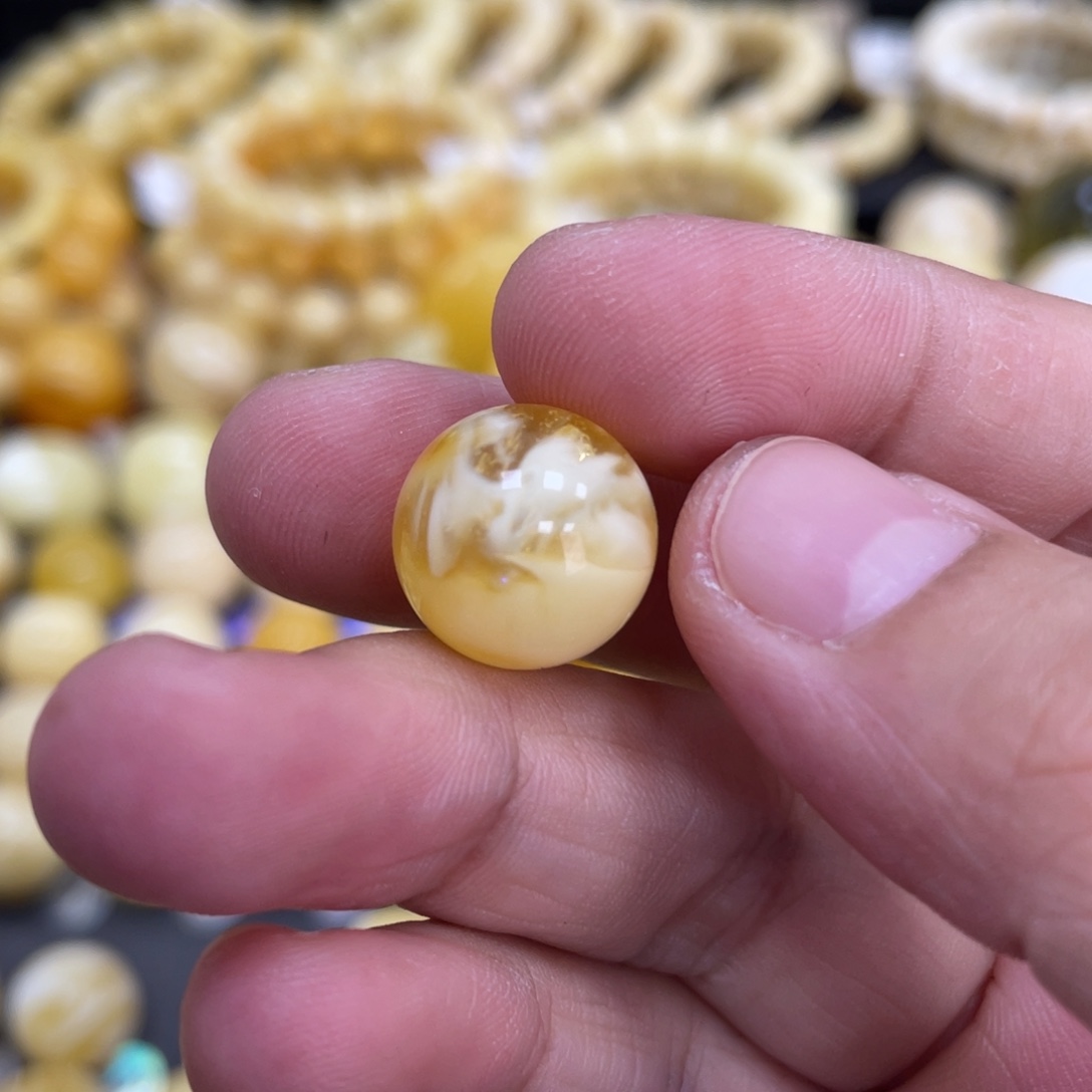 裸石蜜蜡未镶嵌13.9mm瑕 金妖