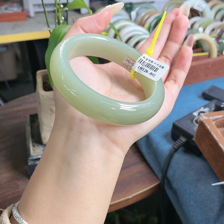 和田玉未镶嵌手镯60/61