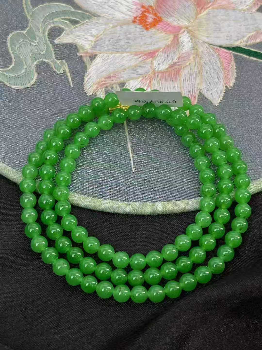 和田玉碧玉6mm苹果般鲜嫩翠绿项链