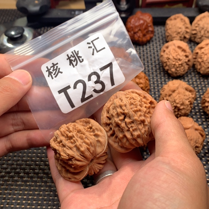 文玩核桃吊坠楼子