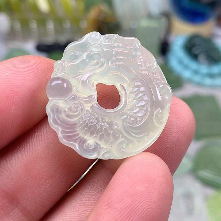 蛇纹石玉挂坠未镶嵌