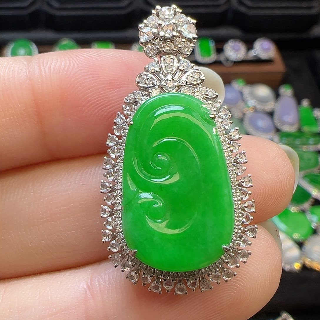 翡翠颈饰18K金镶嵌收货48小时鉴赏期