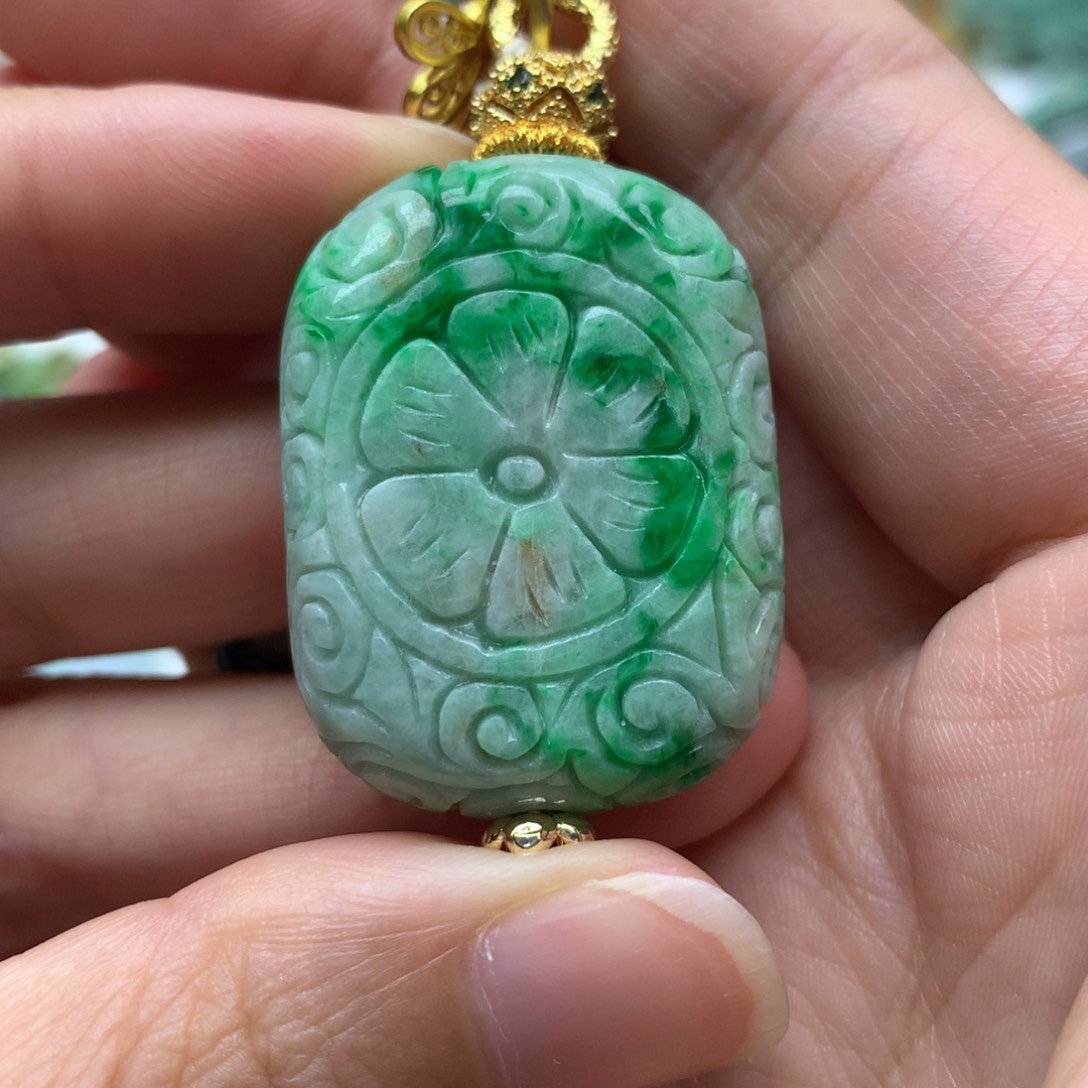 翡翠未镶嵌颈饰翡翠