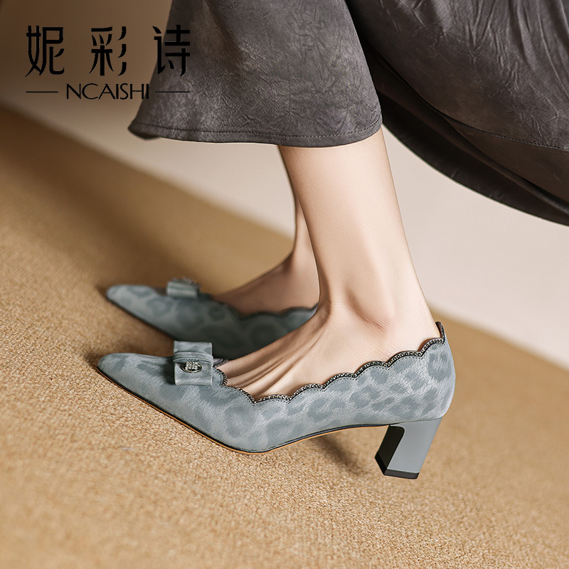 2025年新款法式温柔晚风低跟单鞋女气质优雅配裙子洋气百搭1296A