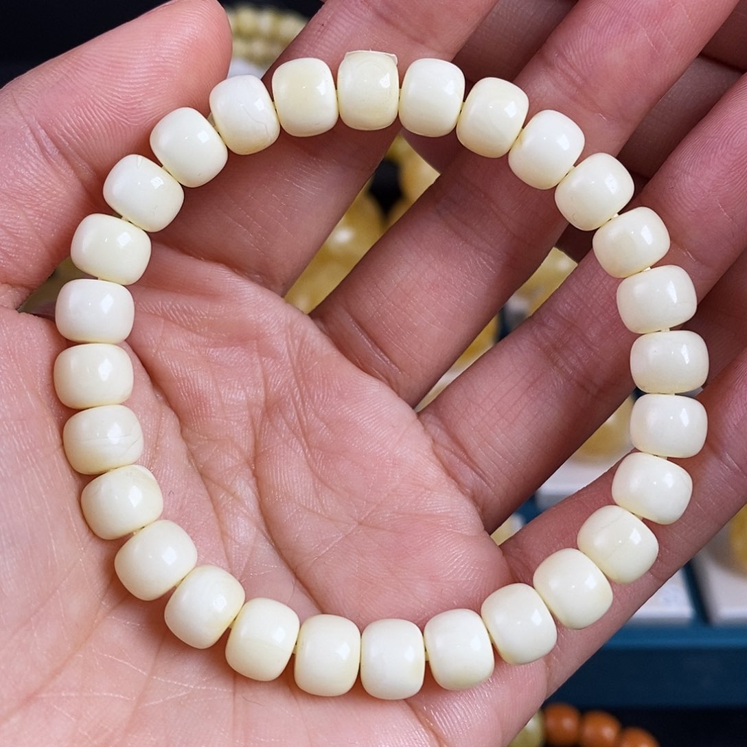 蜜蜡珠宝奇石未镶嵌