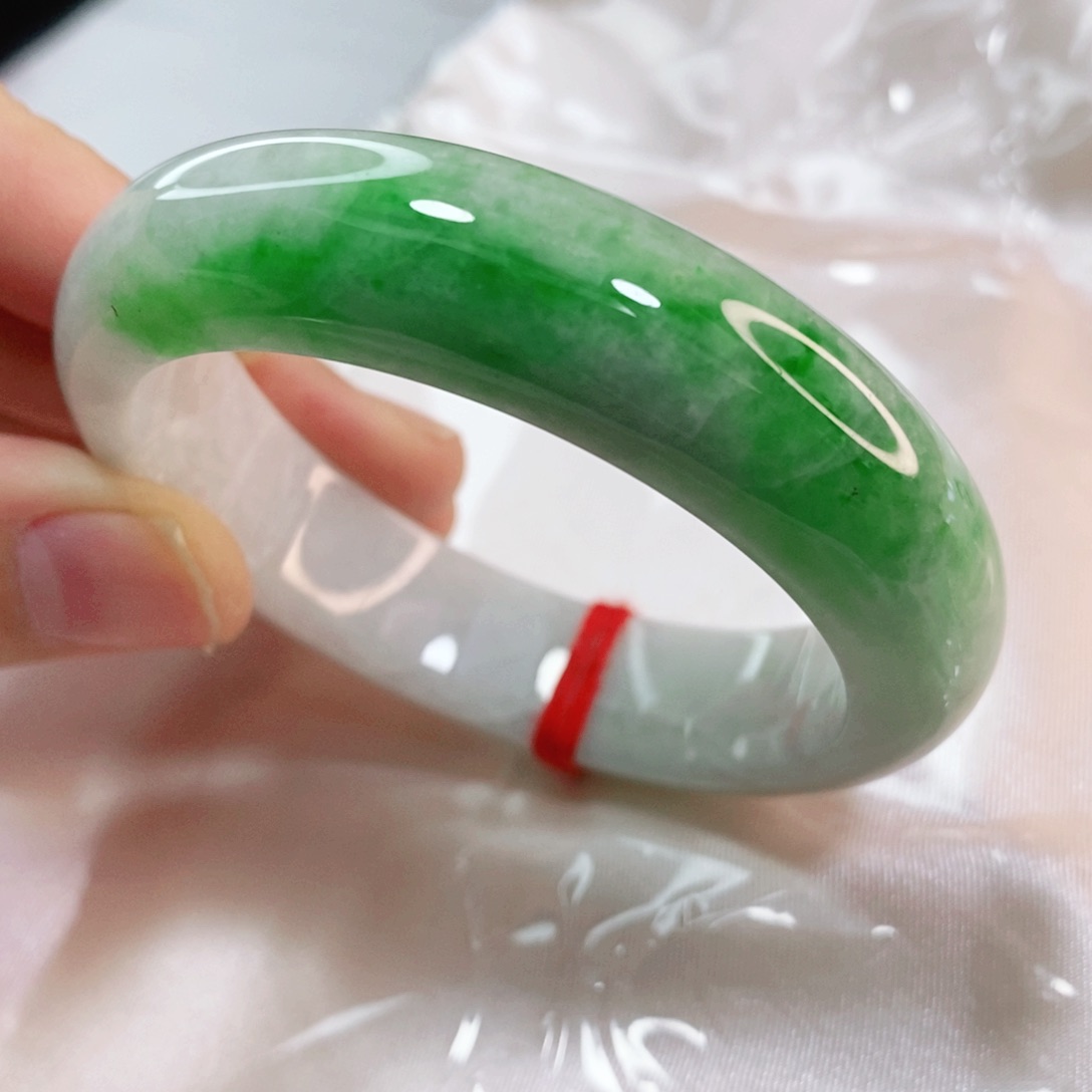 翡翠手镯未镶嵌53.8圈口