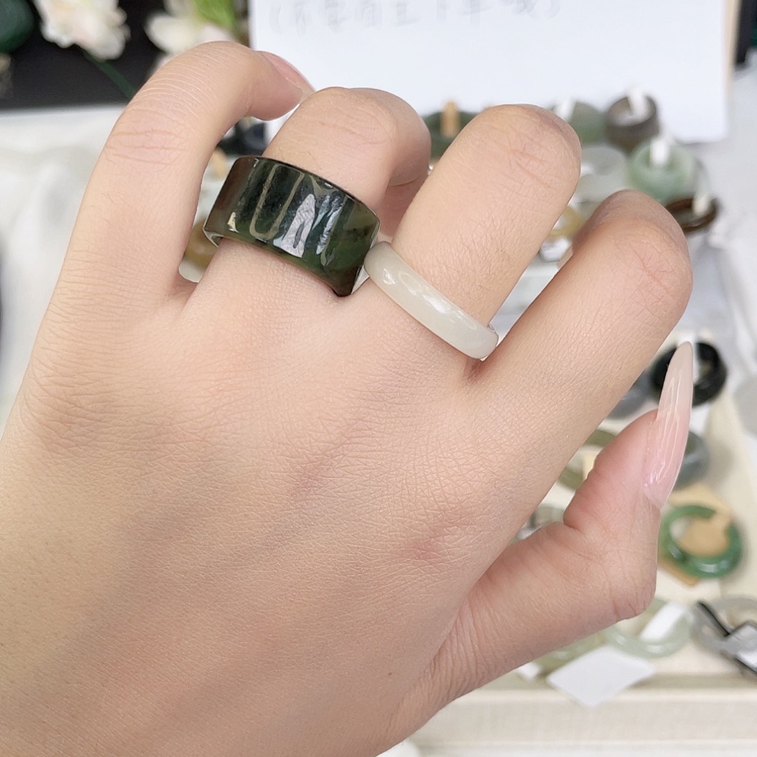 未镶嵌戒指和田玉（糖玉）D26绿青花17.1不退换