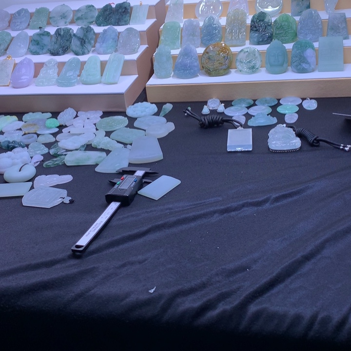 定制翡翠未镶嵌翡翠